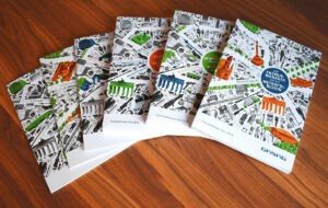Geschäftsberichte der GASAG mit innenliegenden Magazinen: Alle Cover ergeben eine Serie
